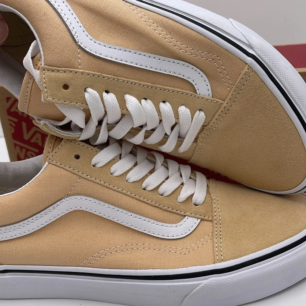 Vans WMNS Beige White Sneakers Old Skool
Color Theory Honey Peach
VN0007NTBLP - Picture 14 of 16